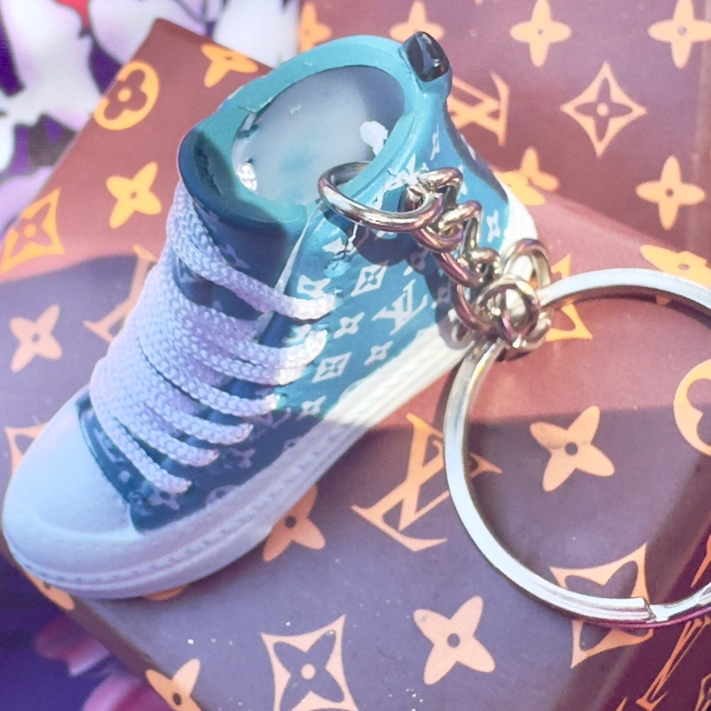 Fashion Blue Monogram Sneaker Keychain - Picture 11 of 15